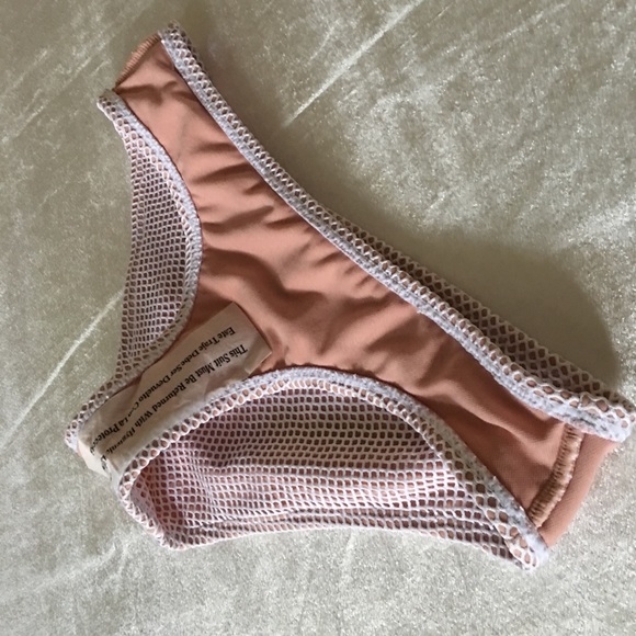 Coconut Mesh Bikini Bottom Sz XS - Picture 6 of 8